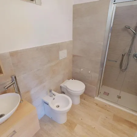 Apartment Beau 3p Renove Avec Terrasse, Parking Prive Et Climatisation - Fr-1-196-267 *